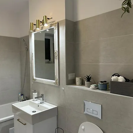 Apartament Raira *
